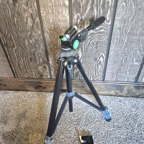 Slik Universal U-112 Camera Tripod TOP MOUNT BROKEN DEFECTS FOR PARTS ONLY - Picture 1 of 6